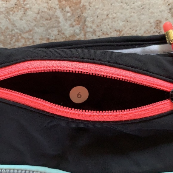 Lululemon speed up short size 6 - Picture 3 of 3